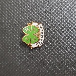 VINTAGE 4 H CANADA PIN, 4 Leaf Clover Over A Canada Banner, 1980s
